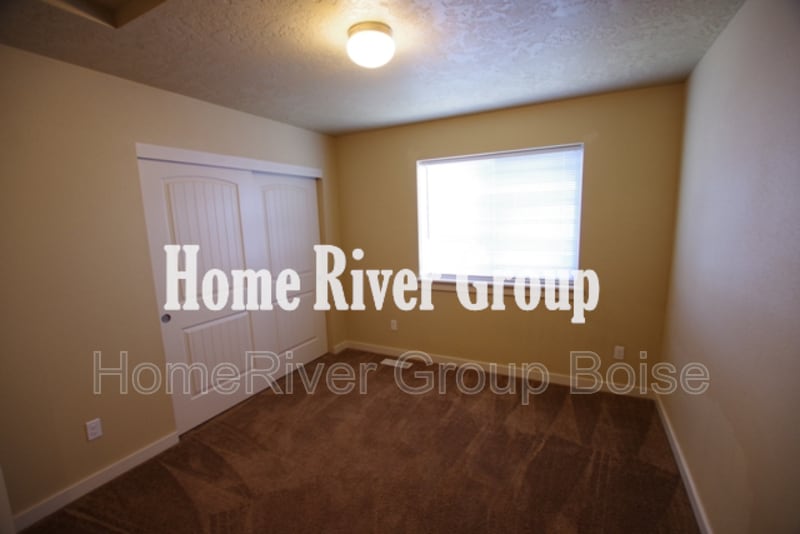 Building Photo - 9129 W Brogan Dr