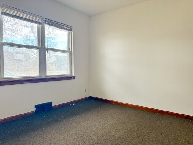 Building Photo - One Bedroom for RENT!!