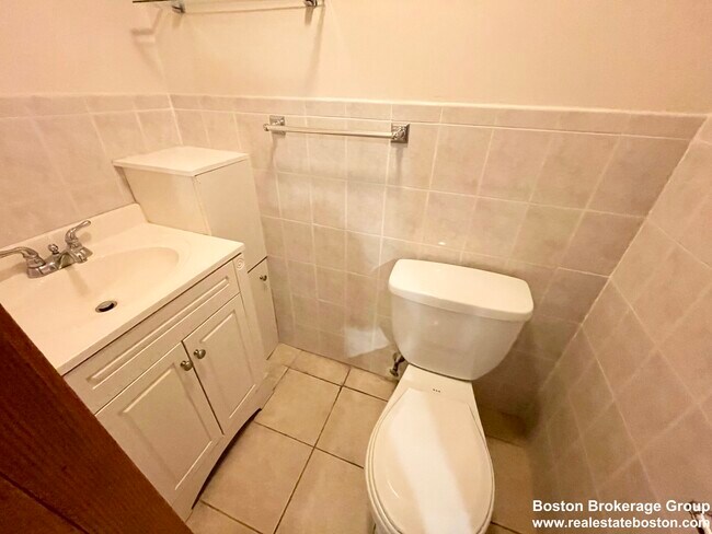 Building Photo - 241 West Third St. #2 South Boston