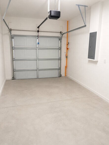 Building Photo - 5144 Inspire Ln