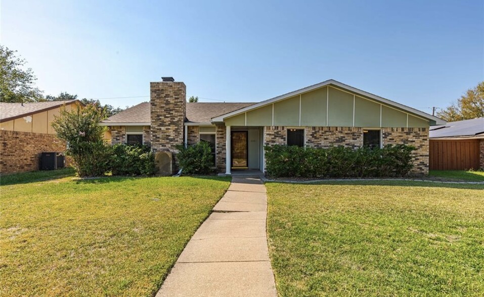 Building Photo - 3001 Powell Dr