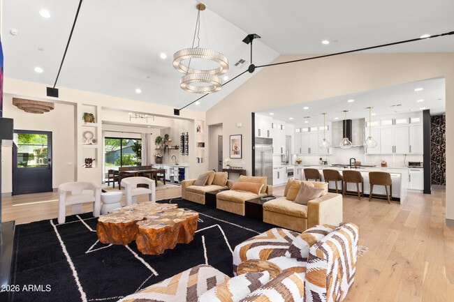 Building Photo - 2912 E Pierson St