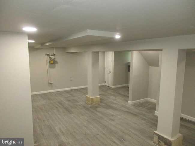 Building Photo - 3317 Devonshire Dr