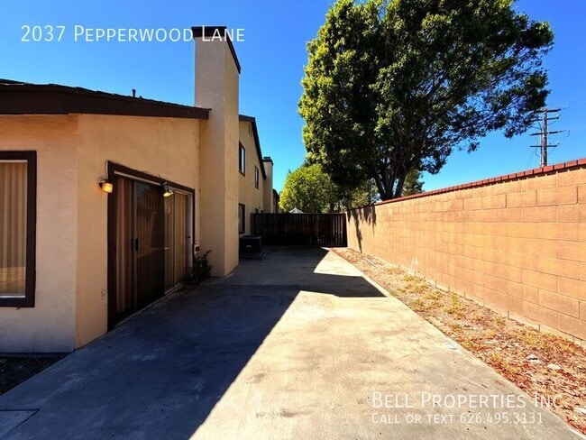 Building Photo - 2037 Pepperwood Ln