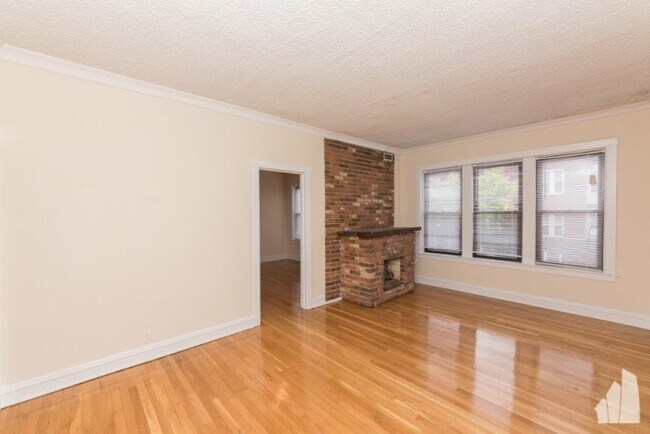 Primary Photo - 1 bedroom in Chicago IL 60613