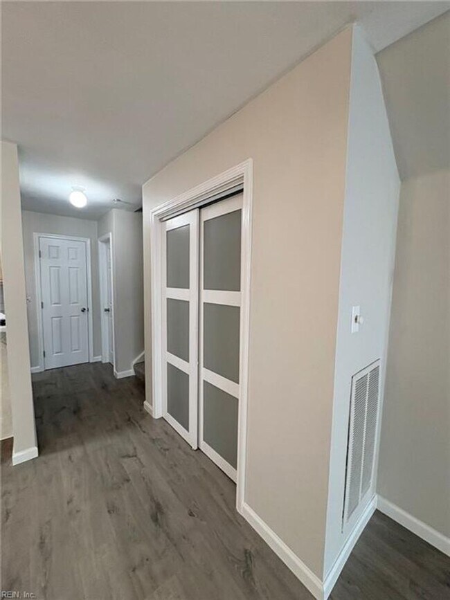 Building Photo - 2356 Bays Edge Ave