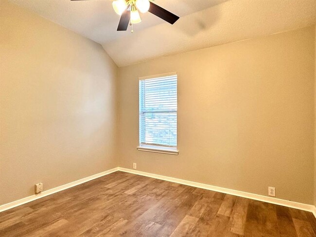 Building Photo - 3002 E Cedar Sun Trail
