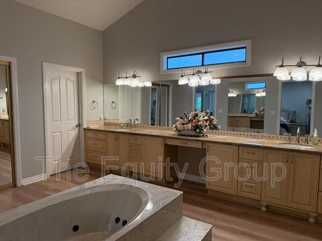 Building Photo - 5418 W Sweet Dr