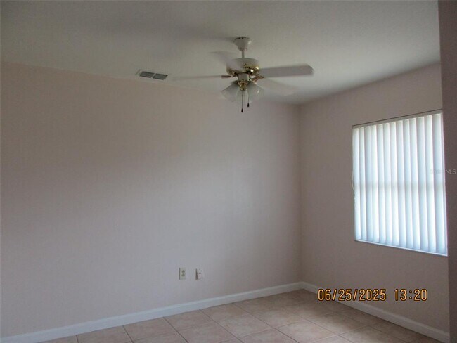 Building Photo - 154 Tulip Way