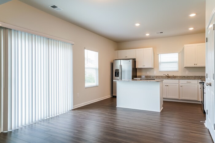 Building Photo - 331 Augustine Dr