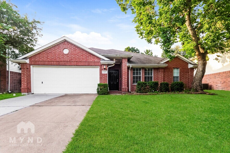 Building Photo - 12035 Thornecrest Dr