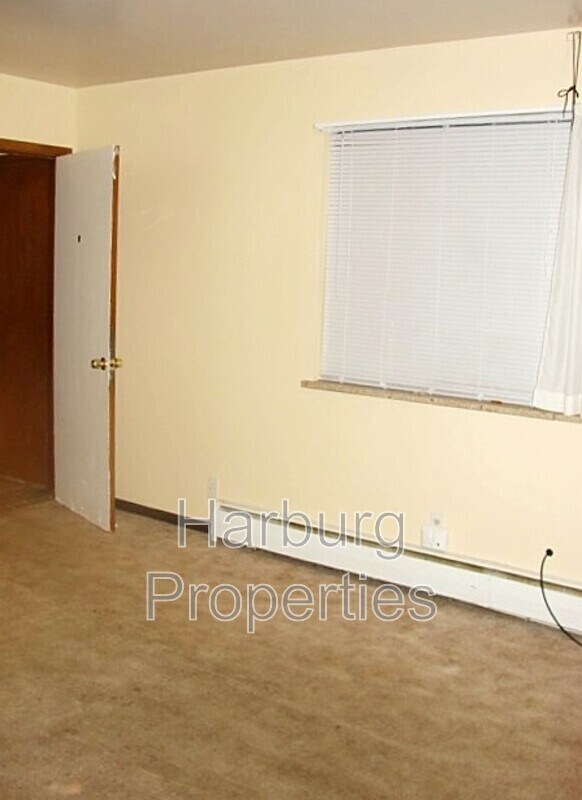 Building Photo - 1717 1/2 Baseline Rd