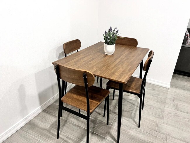 Dining Table - 3029 E Missouri Ave