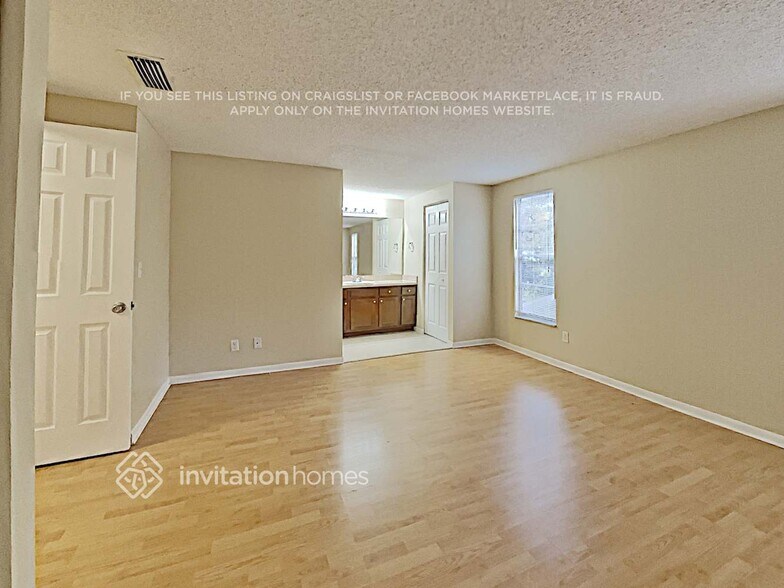 Building Photo - 16334 Bonneville Dr