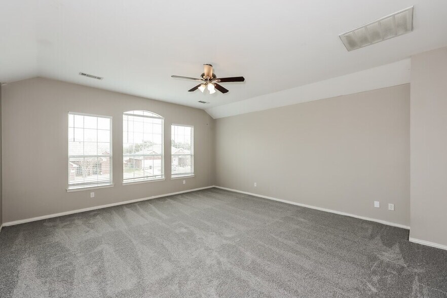 Building Photo - 4500 Clear Lake Ln