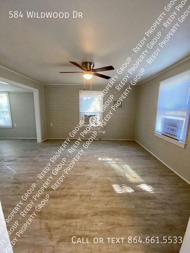 Building Photo - 584 Wildwood Dr