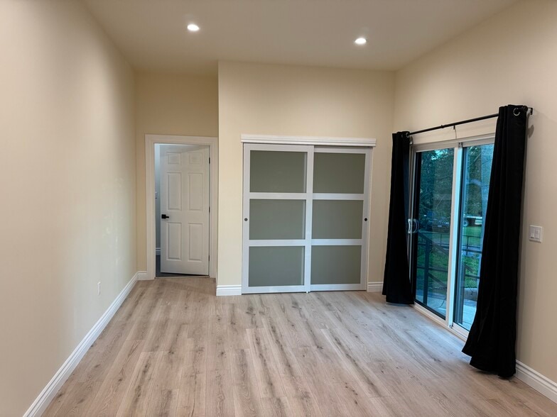 Building Photo - 9859 Foothill Blvd