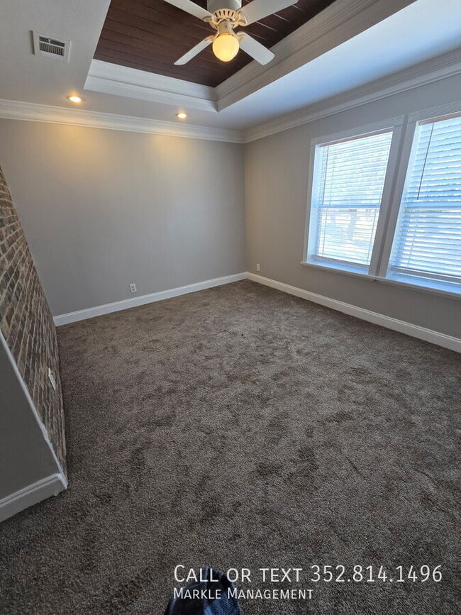 Building Photo - 200 S 11th St