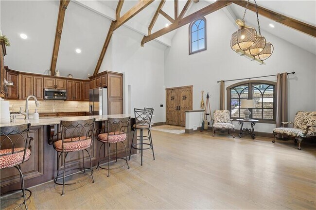 Building Photo - 2115 Kemp Dr