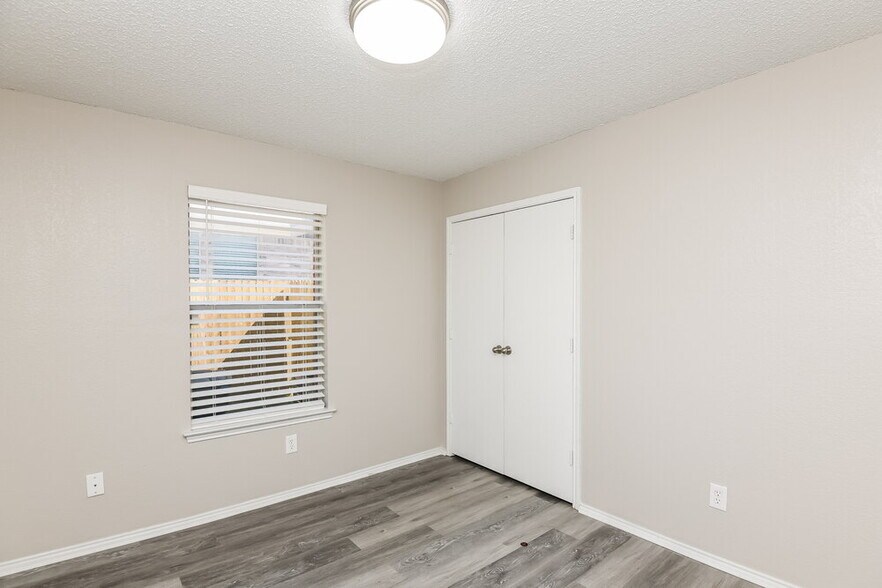 Building Photo - 2428 Ensenada Ln