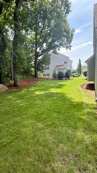 Building Photo - 26 Lions Ln