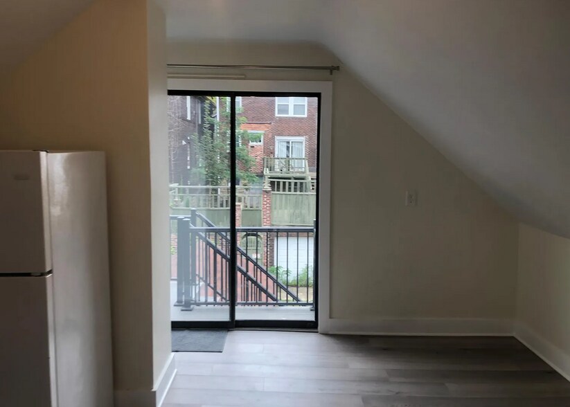 Primary Photo - 2303 Murray Ave