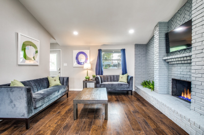 Building Photo - 831 Loganwood Ave