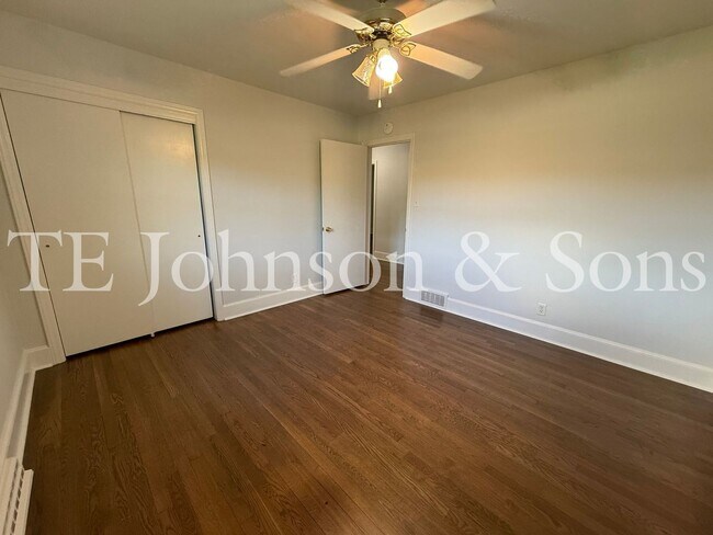 Building Photo - Three bedroom House with Large Lot in Country Setting