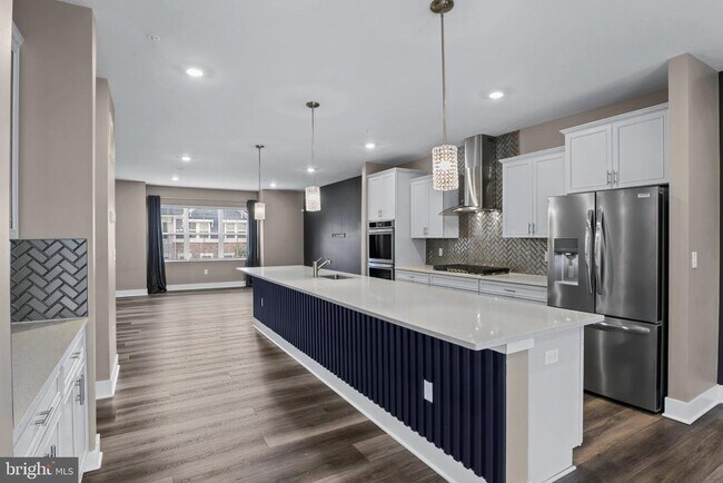 Building Photo - 4175 Brodie Pl