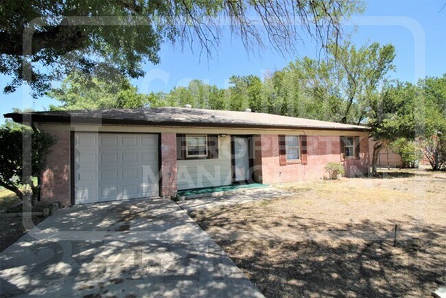 Building Photo - 708 W Washington Ave
