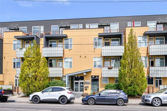 Primary Photo - Sunny 3rd floor RiNo Corner Unit Condo- Gr...