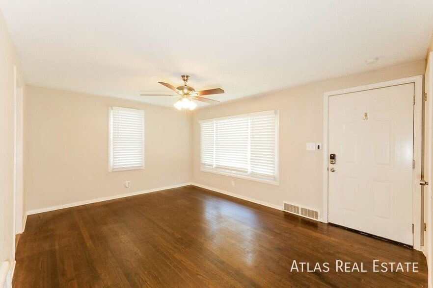 Building Photo - 9 W 89 Terrace