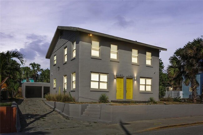 Building Photo - 121 N Hollywood Ave