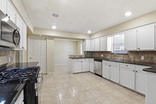 Building Photo - 9052 Zapata Way