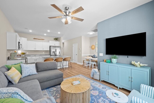 Building Photo - 172 Coastline Cir