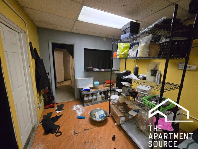 Building Photo - 5459 W Chicago Ave