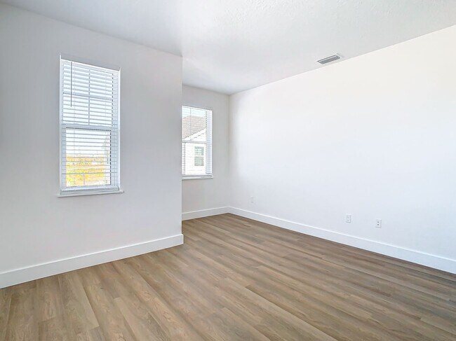 Building Photo - Brand New Constructed Townhouse in South Tampa - Available October 2024