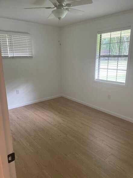 2nd bedroom - 2310 Racine Dr