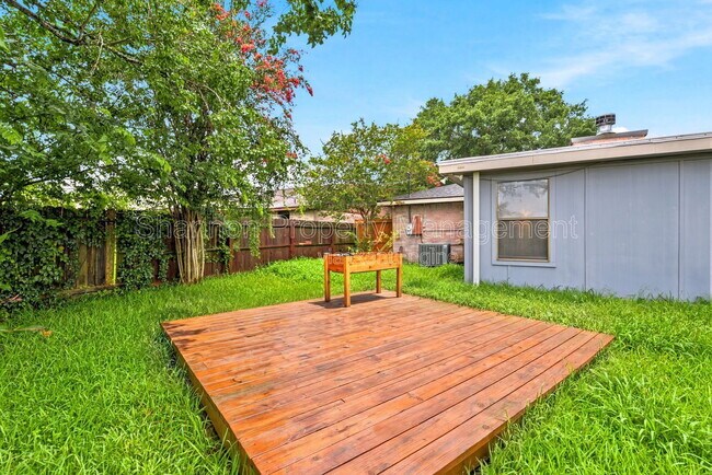 Building Photo - 6009 Leafwood Cir