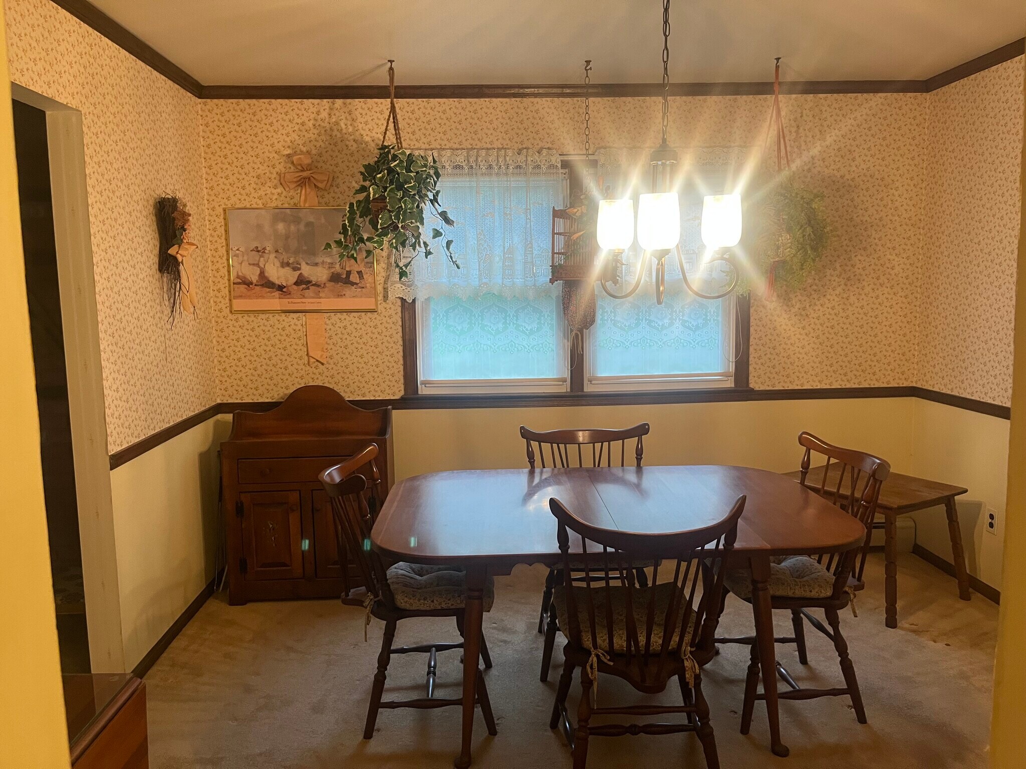 All the wallpaper is down all rooms freshly painted. - 2133 Dapple Dr