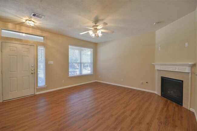 Building Photo - 17210 Mitchell Pass Ln