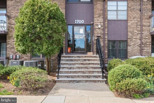 Building Photo - 1714 Country Mill Dr