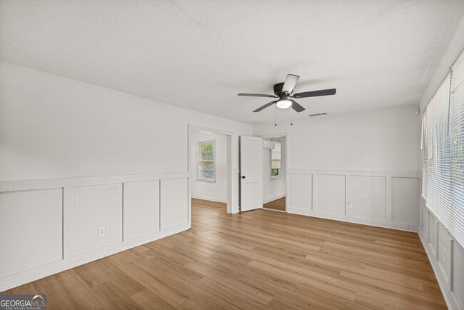 Building Photo - 72 Artillery Dr