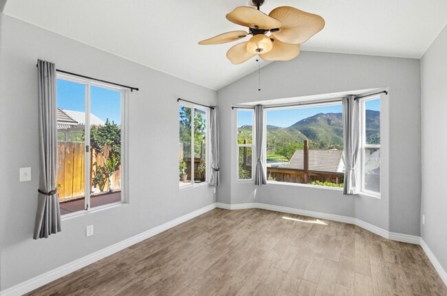 Building Photo - Beautifully Maintained 2 Bed / 2 Bath Home in Gated West Village Community