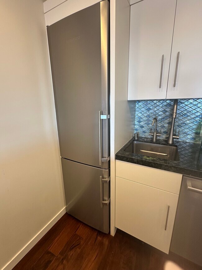 Building Photo - 1177 California St