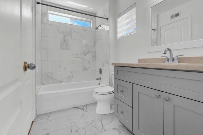 Building Photo - 5764 Kylie Ave