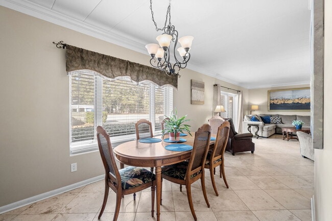 Building Photo - 10100 Lakeshore Dr