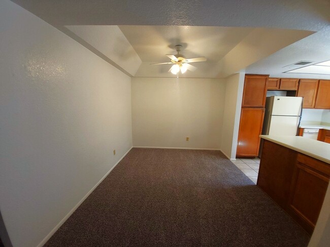 Building Photo - TEMPE CONDO WITH SPLIT BEDROOMS!