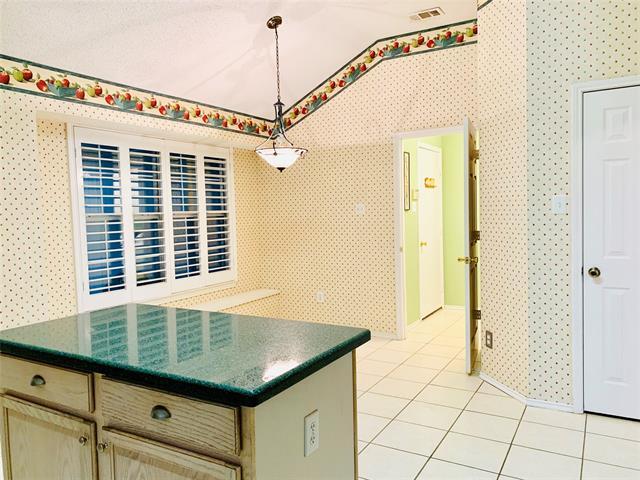 Building Photo - 2921 Lake Valley Dr