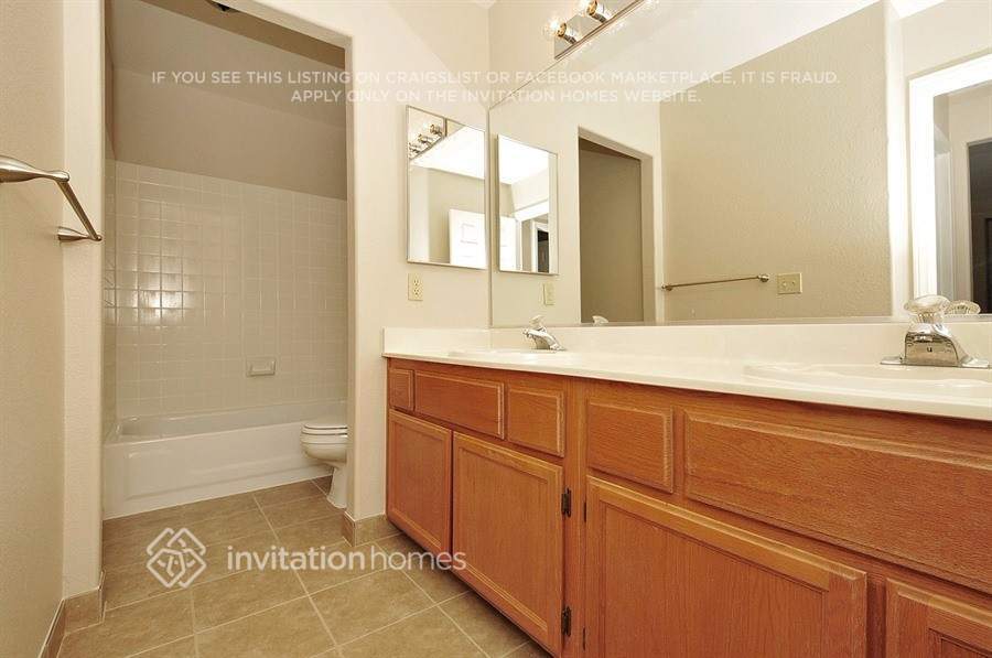 Building Photo - 2121 Harbor Cliff Dr